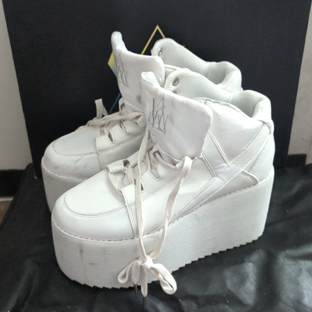 YRU White Platform Sneakers Qozmo Hi